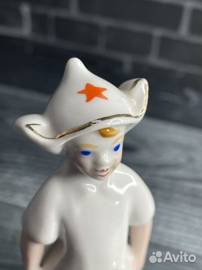 Фарфоровая Статуэтка СССР