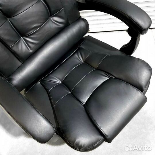 Компьютерное кресло руководителя