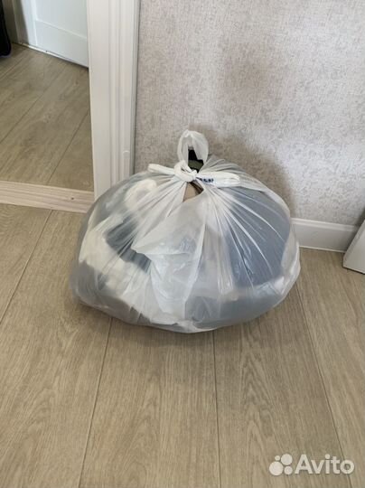 Отдам пакет вещей