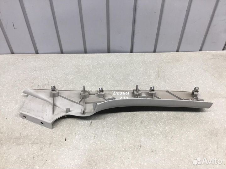 Обшивка задней стойки правая Ford Focus II 2005-20