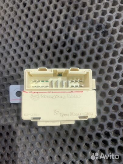 Реле центрального замка Кайрон SsangYong Kyron