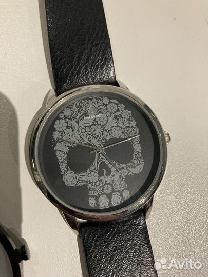 Часы ASOS Skull