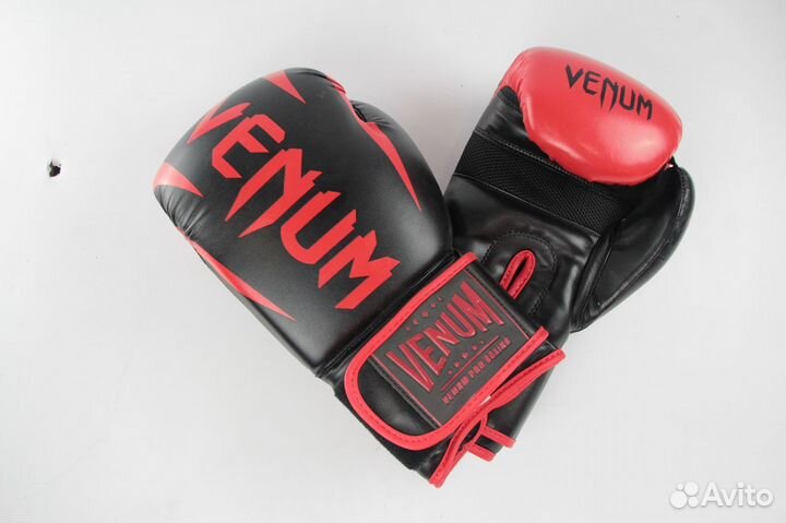 Боксерские перчатки