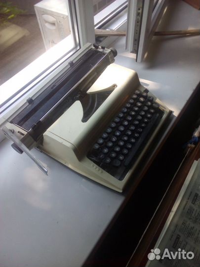 Печатная пишущая машинка