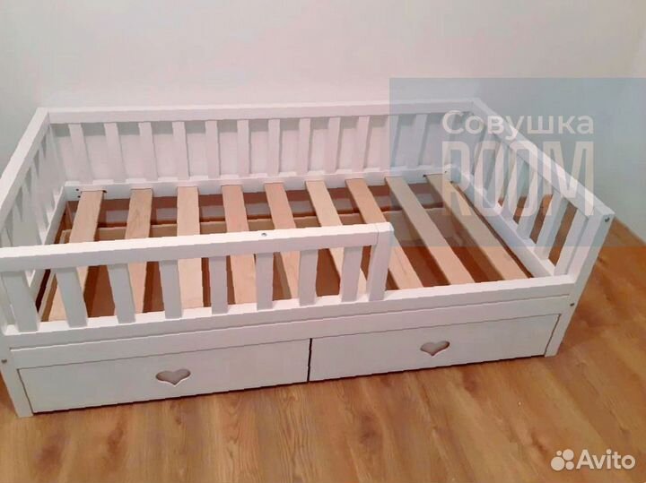 Детская Кровать из бука новая с бортиком