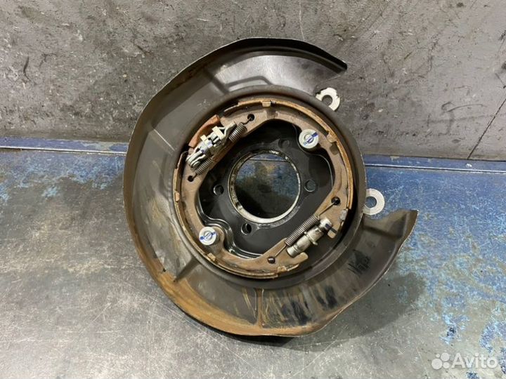 Цапфа задняя левая Nissan Murano Z51