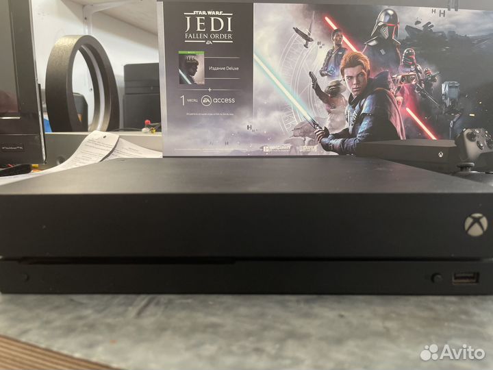 Xbox One x 1tb с играми