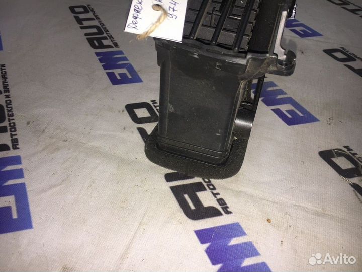 Дефлектор воздушный правый Kia Sportage 3