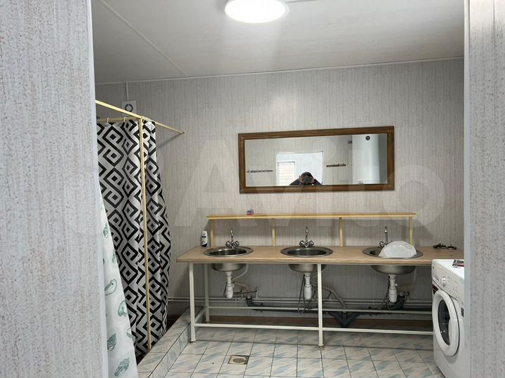 Производство, 693 м²