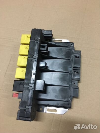 Мерседес 220 блок SAM передний левый