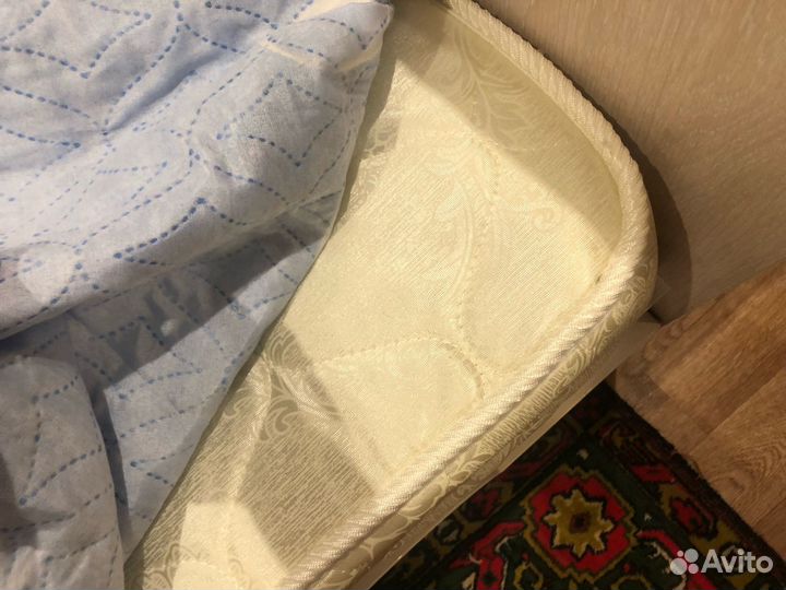 Детская кровать с матрасом и бортиками