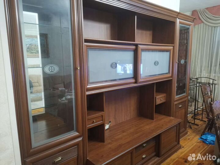 Стенка в гостиную