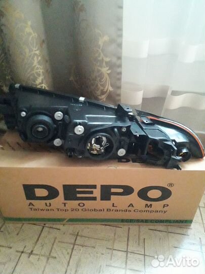 214-1142R-LD-E - Фара права Mitsubishi Galant 8