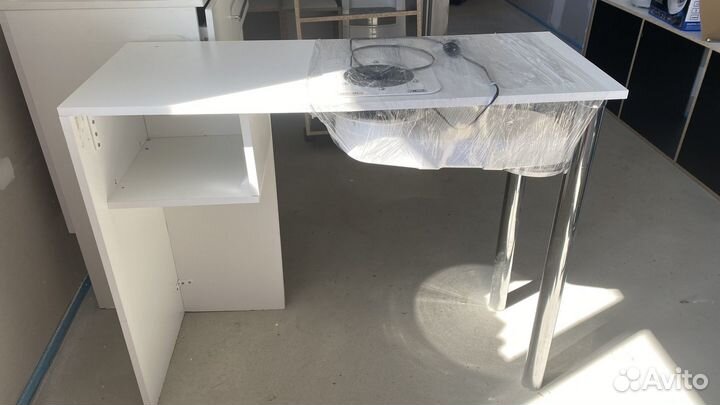 Стол с вытяжкой