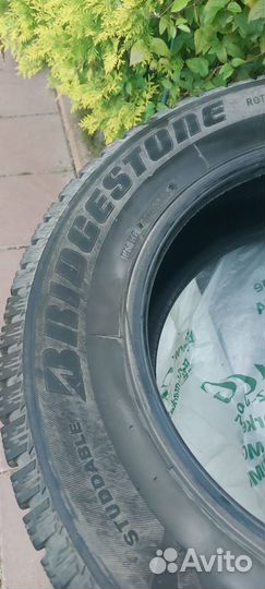 Bridgestone Ice Cruiser 7000 215/65 R16 98T