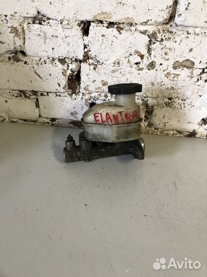 Главный тормозной цилиндр Hyundai Elantra