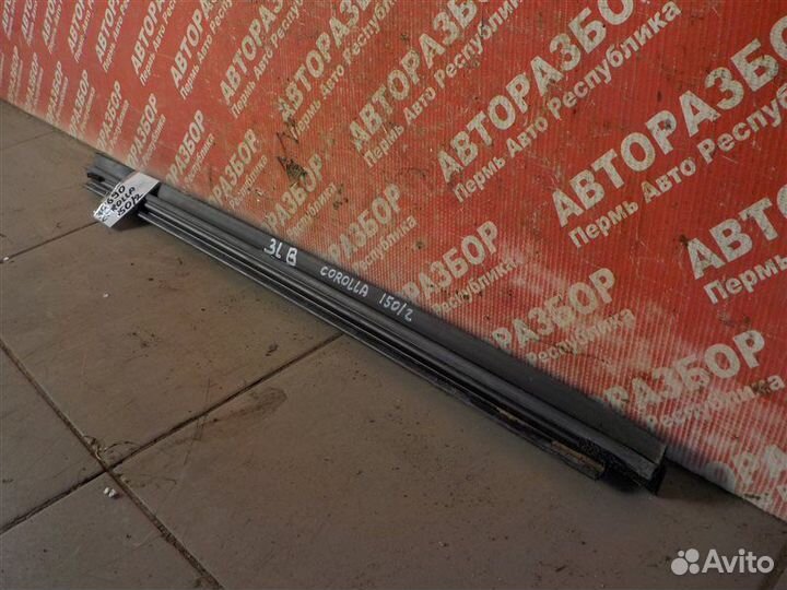 Бархотка внутренняя задняя левая Toyota Corolla
