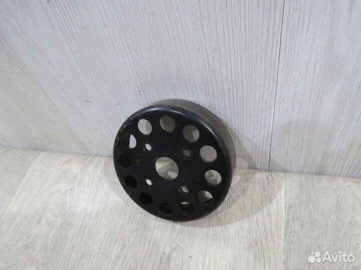 Шкив водяного насоса помпы Kia Rio 3