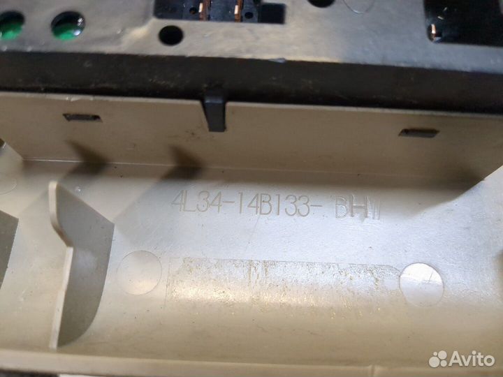 Кнопка стеклоподъемника левая передняя Ford F-150, 2005