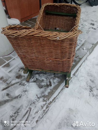Санки деревянные с плетеной корзиной