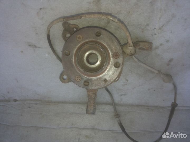 Поворотный кулак Vw Passat b3