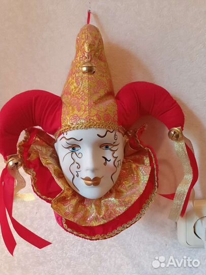 Маски фарфоровые