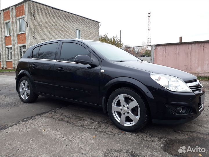Opel Astra 1.6 МТ, 2010, 260 000 км