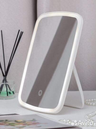 Зеркало с LED подсветкой для макияжа