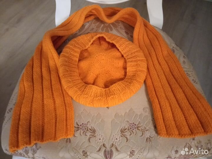 Берет с шарфом