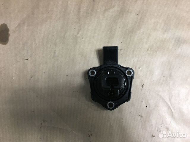 Датчик уровня масла Volkswagen Tiguan 08-17