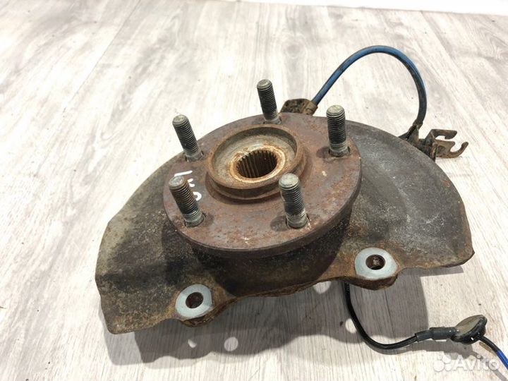 Кулак поворотный передний правый Mitsubishi Lancer