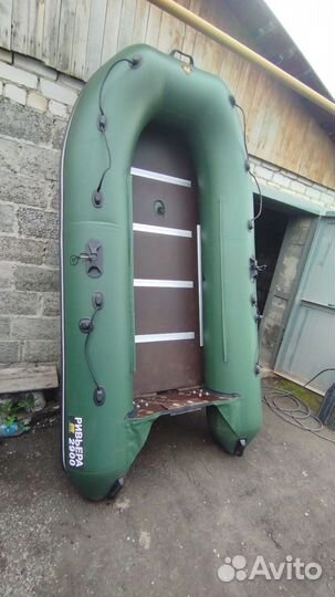 Лодка с мотором