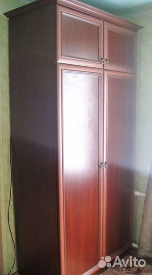 Шкаф с полками