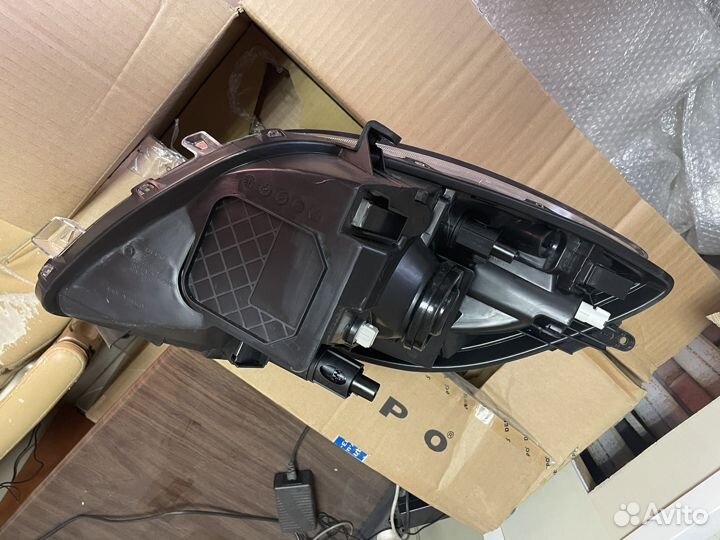 Фара левая Toyota Yaris / Vitz 05-08