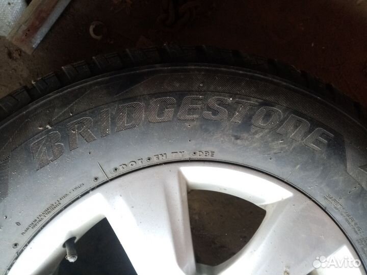 Bridgestone Blizzak DM-V2 265/65 R17 112R