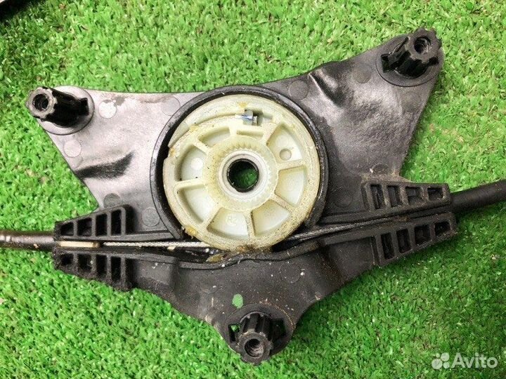 Стеклоподъемник задний левый Volkswagen Tiguan CZP