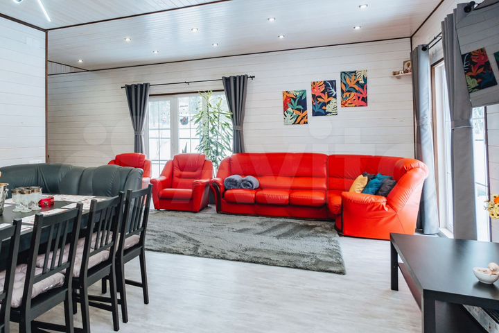 Коттедж 200 м² на участке 12 сот.