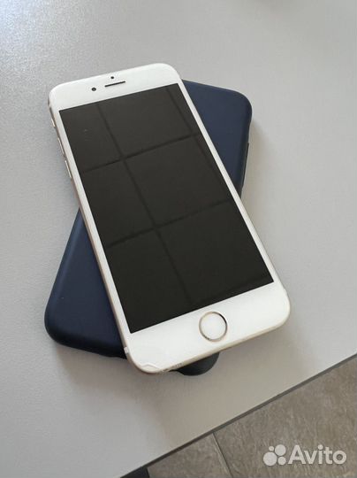 Телефон iPhone 6s