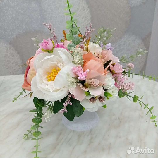 Цветочная композиция с пионами