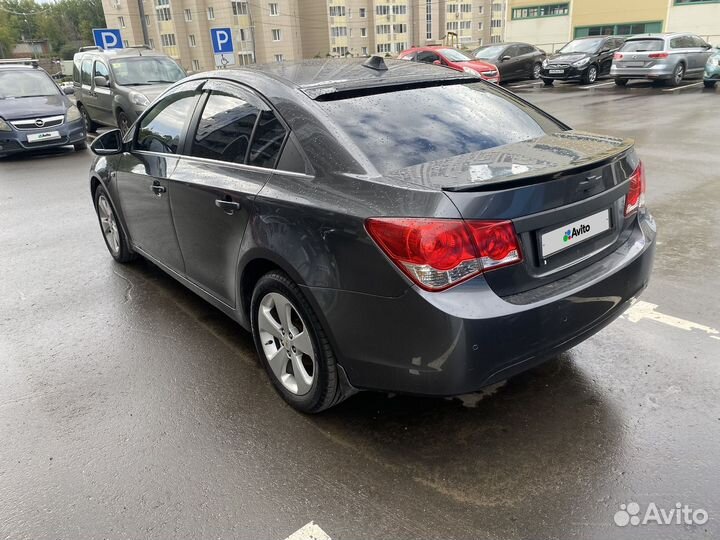 Chevrolet Cruze, 2011