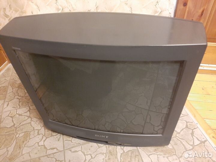 Телевизор Sony Trinitron 61 см диагональ