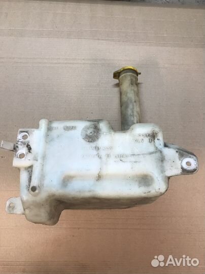 Бачек омывателя стекла Chrysler Stratus JA