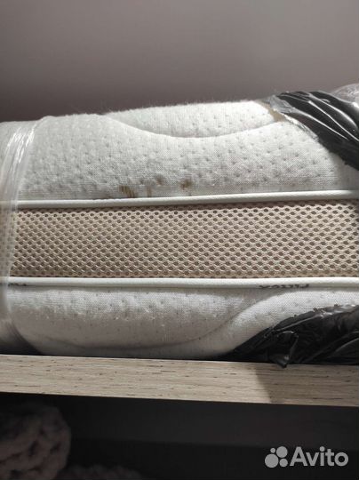 Детская кровать с маятником и матрасом