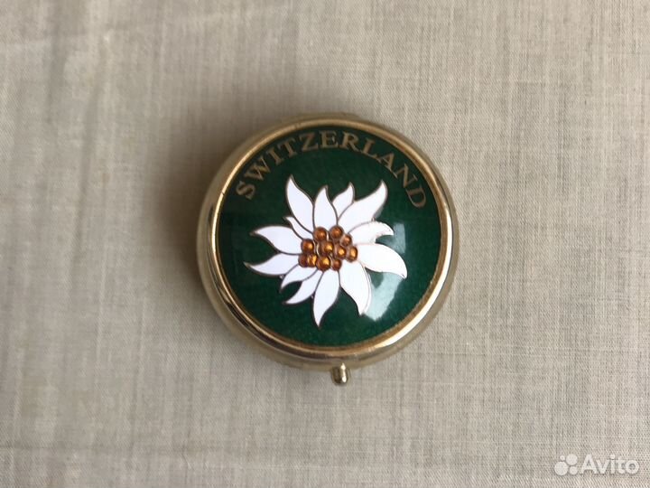 Шкатулка таблетница