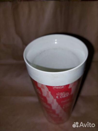 Пластиковый стакан Coca-Cola