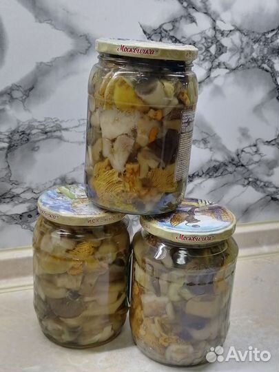 Грибы маринованные, кабачковая икра