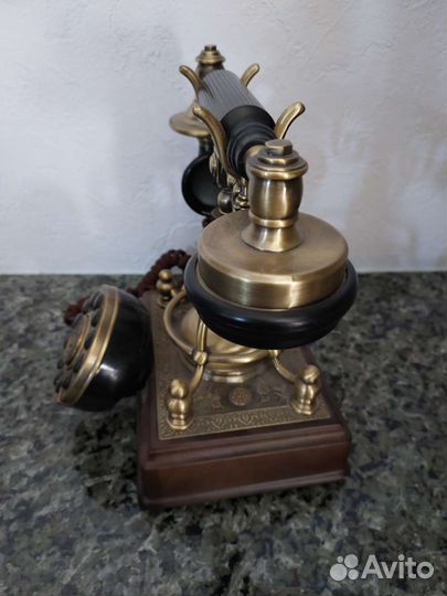 Винтажный телефон