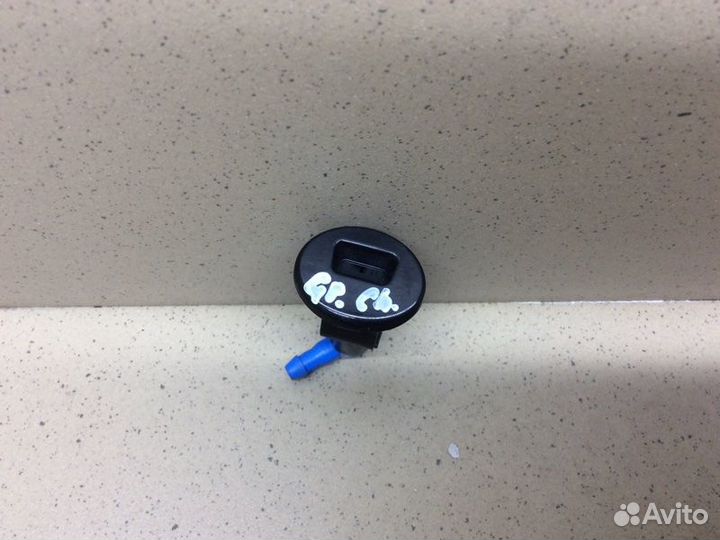 Форсунка омывателя заднего стекла Jeep Grand