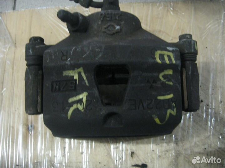 Суппорт перед право Nissan EU13, W10, Avenir '90-'