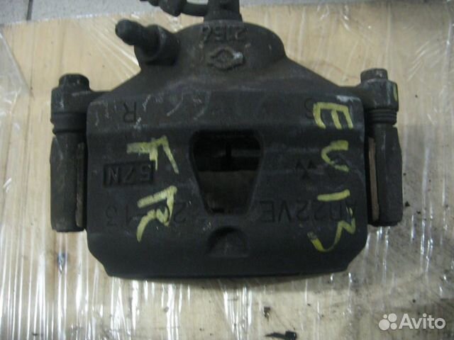 Суппорт перед право Nissan EU13, W10, Avenir '90-'